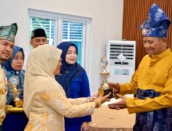 Akbid Langkat Terima 4 Kategori Penghargaan SMPI