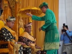 Pj Bupati Langkat Terima Gelar Datok Praja Indra Negeri dari Kerapatan Adat Kesultanan Langkat