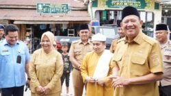 Syah Afandin Serahkan Bantuan untuk Haul Tuan Guru Besilam ke-102