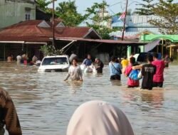Bantuan Telat Datang: 122 Ribu KK Terendam Banjir di Langkat, 11 Orang Meninggal