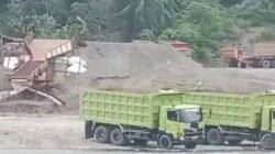 Bawa Parang dan Ultimatun APH, Warga Protes Galian C Diduga Ilegal di Bahorok