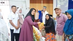 Ketua Tim Penggerak PKK Langkat Salurkan 50 Paket Sembako Untuk Dhuafa Dan Anak Yatim