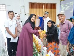 Ketua Tim Penggerak PKK Langkat Salurkan 50 Paket Sembako Untuk Dhuafa Dan Anak Yatim