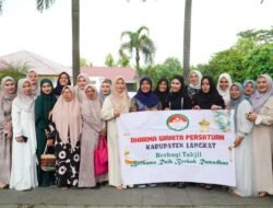 Ny. Endang Syah Afandin Apresiasi Aksi Berbagi Takjil DWP Langkat