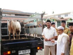 Bupati dan Wakil Bupati Langkat Berbagi Hewan Qurban untuk Warga Besilam