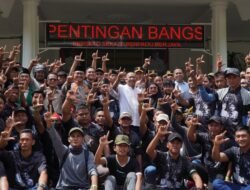 May Day, Bupati Langkat Duduk Bersama Dengan Massa Aksi May Day Buruh