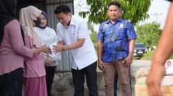 Dua Rumah Warga Hinai Terbakar, Ricky Anthony Hadir Beri Bantuan
